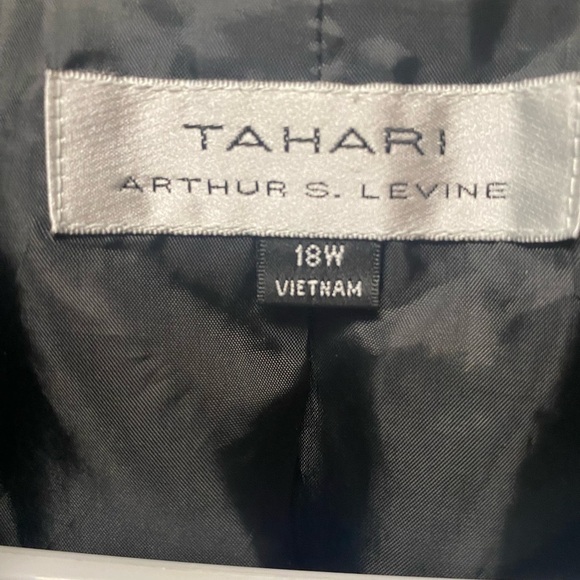 Tahari Black Velvet Blazer Jacket Long Sleeve Size 18 - Picture 3 of 6